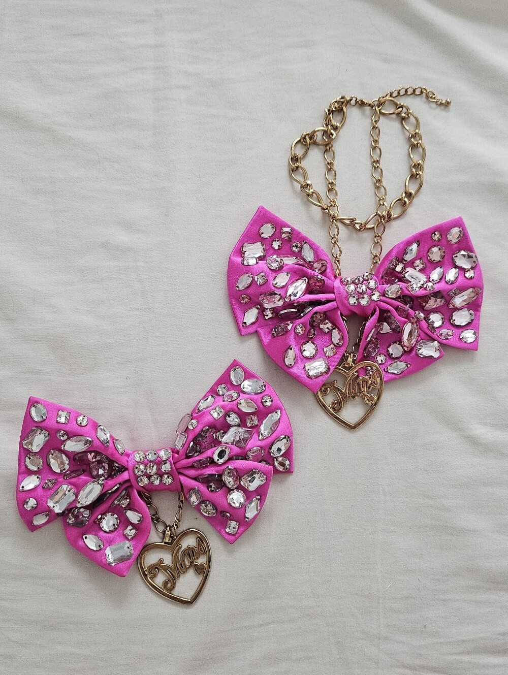 Ma*rs Agejo Gyaru Hot Pink Rhinestone Gold Heart Logo Pin And Chain Anklet Set